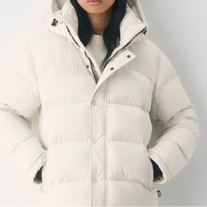 Artizia Women’s White super Puff Jacket with Hood XS